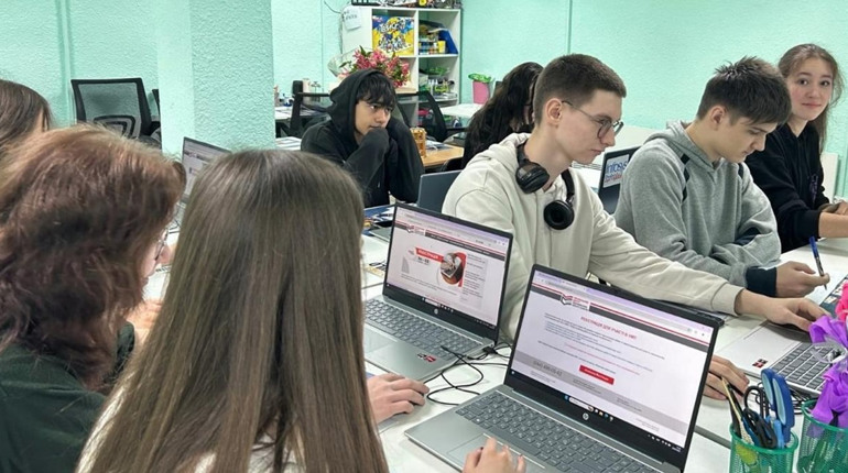 У Нікополі активно реєструються на НМТ-2025: понад третина випускників уже подали заявки