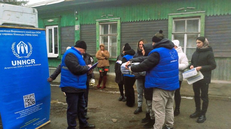 Волонтери передали допомогу жителям Есманьської громади, чиї оселі постраждали від атак рф