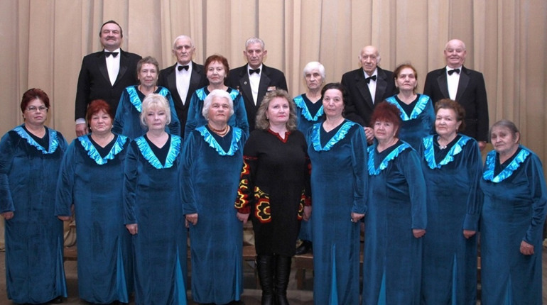 Ніжинському хору ветеранів - 40