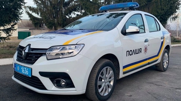 На Переяславщині водій авто злетів у кювет, а жінка втратила гроші: хроніка поліції