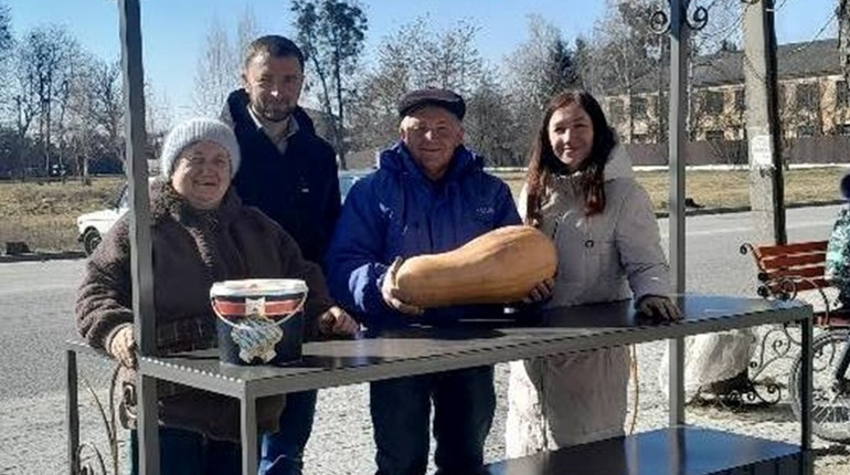 Нові торговельні ятки замість стихійної торгівлі