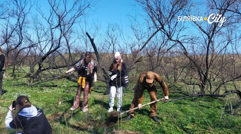 У Нижньодністровському нацпарку висадили чагарники: відновлювали територію, що постраждала від пожеж