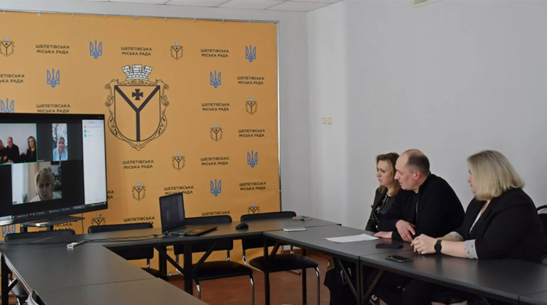 Шепетівка співпрацюватиме з прифронтовими громадами: місто приєдналося до міністерського проєкту