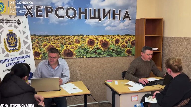 У Хмельницькому відкрили Гуманітарний центр “Вільні разом” для херсонців