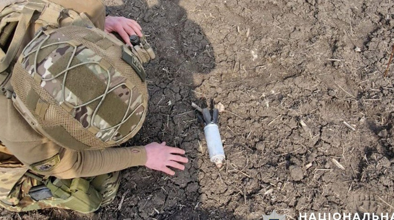 На Сумщині вибухотехніки знищили небезпечний ворожий снаряд