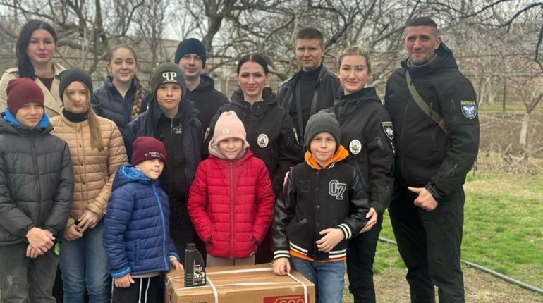 У Нікопольському районі дитячі будинки сімейного типу отримали генератори від міжнародних партнерів