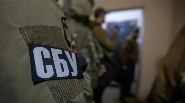 Сім гранат та понад 200 набоїв: мешканця з Полтавщини підозрюють у незаконному продажі боєприпасів