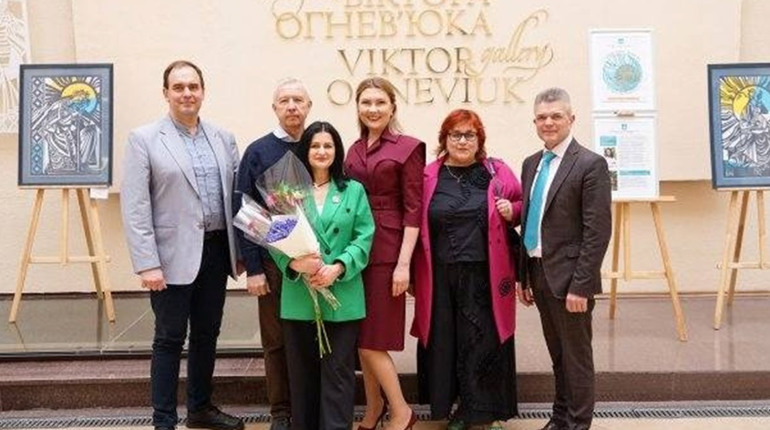 У Київській галереї відкрито виставку ніжинської мисткині Євгенії Липовецької та її учениці