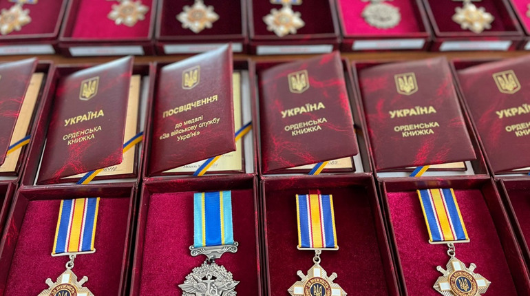 Родинам загиблих Захисників Золотоніщини вручили посмертні нагороди