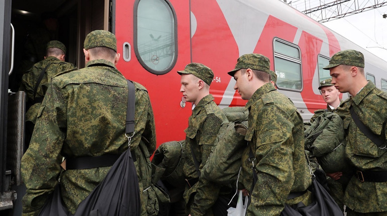 Весняний призов у РФ: чоловіки на ТОТ під ударом, повістки без права втечі