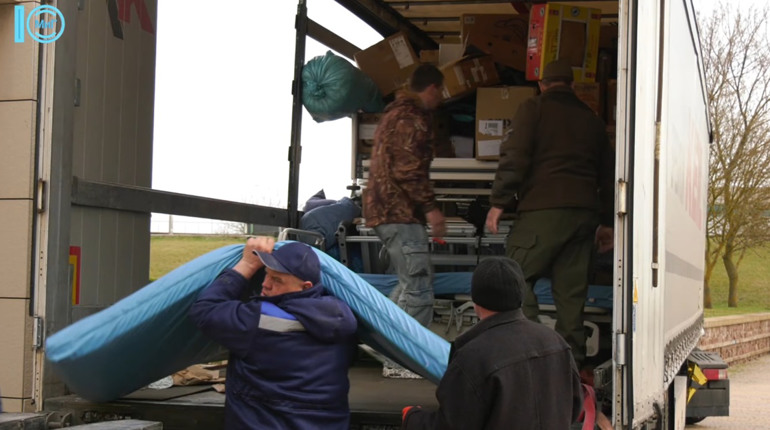 Німецькі благодійники особисто доставили до Південного три фури гуманітарної допомоги