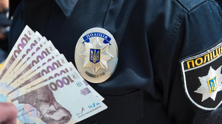 У Глухові на лаві підсудних опинився уродженець рф за пропозицію хабаря правоохоронцю