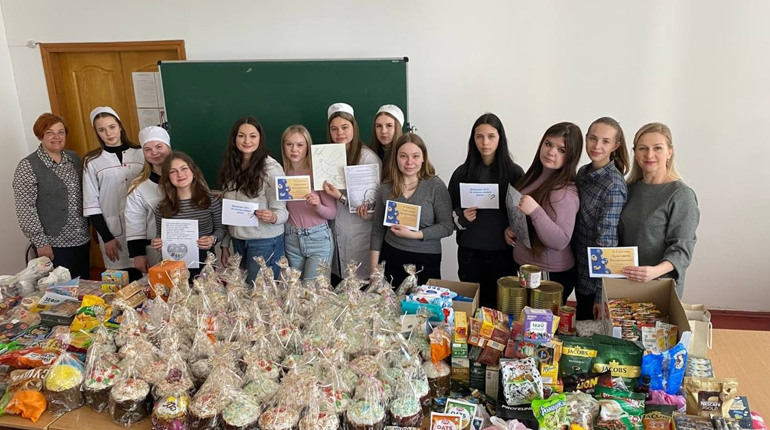 У Ніжинському медичному коледжі організували акцію «Великодній кошик для захисника»