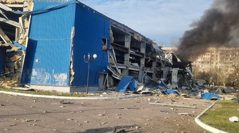 Росіяни знищили льодовий палац у Херсоні