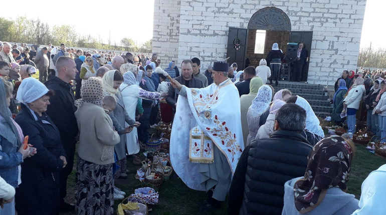 Поминальний вівторок після Великодня — не про сум: православні традиції Радониці