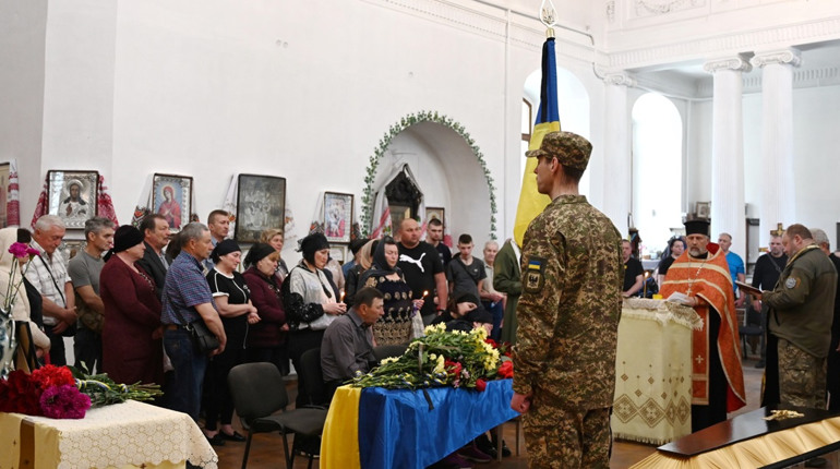 У Ніжині прощалися із загиблим воїном Володимиром Мехедом