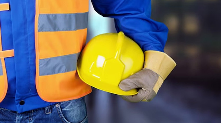 До Всесвітнього дня охорони праці діти з Волновахи створювали мотиваційні плакати