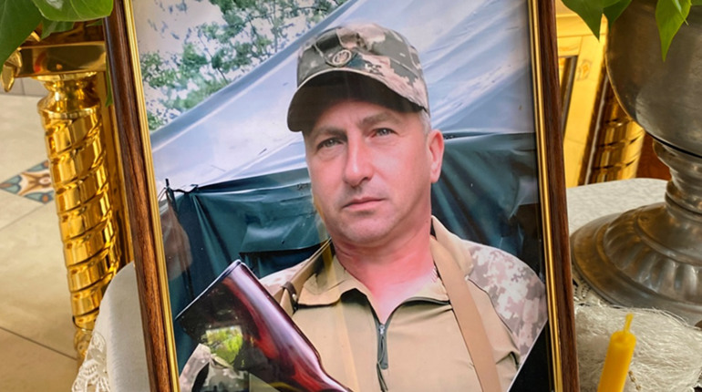 Полончани провели у засвіти воїна Віктора Яценюка