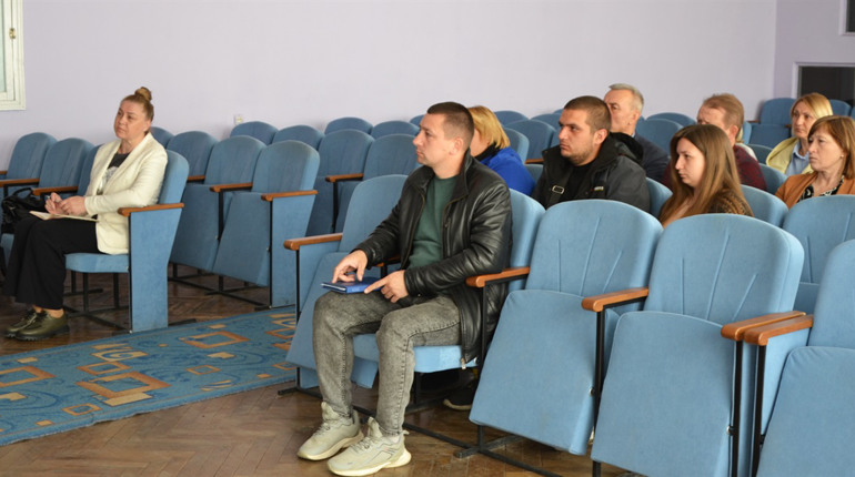 Чи присвоять Полонському ліцею №1 ім'я Миколи Кукурузи