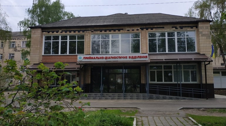 У Гадячі чоловік потрапив до лікарні з ножовим пораненням. Підозрювана його дружина