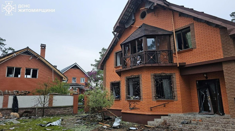 Атака дронів на Житомирщині: пошкоджено приватні будинки, жертв немає