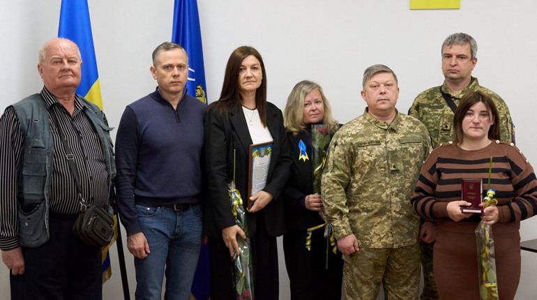 У Нікополі посмертно нагородили захисників державними відзнаками