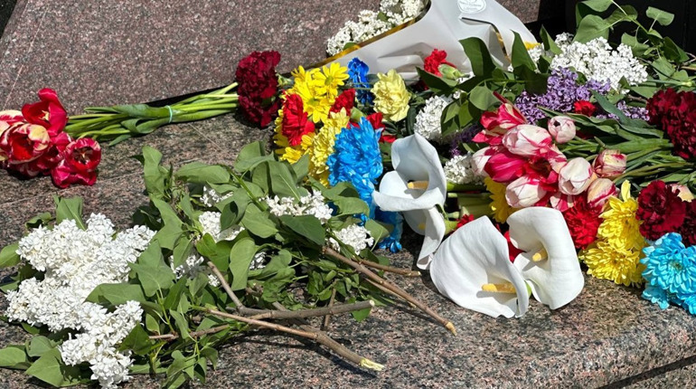 У Південному відбувся мітинг до Дня пам'яті та перемоги над нацизмом (ФОТО)