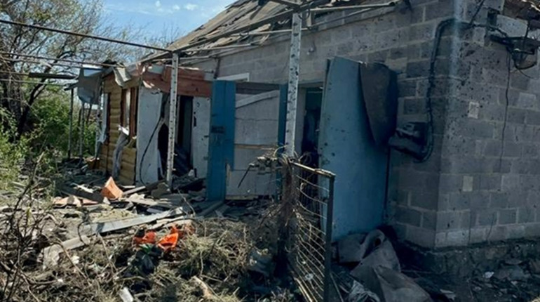 Росіяни обстріляли село Товсте: зруйновані житлові будинки та знищено автівку