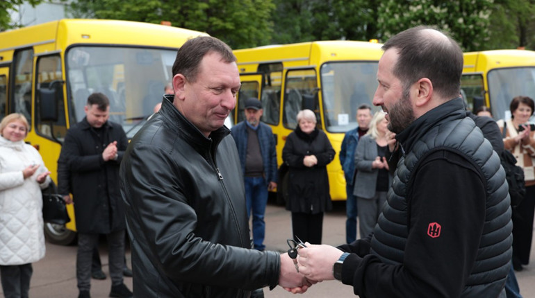 Новий шкільний автобус для Полонської громади