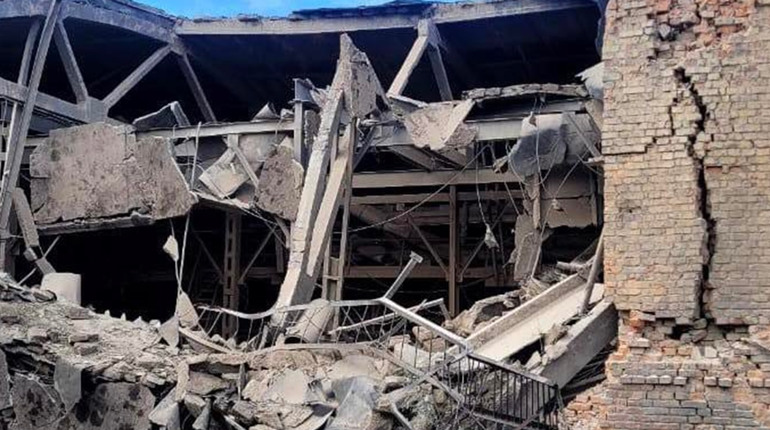 У Сумах росіяни вдарили ракетою по промисловому об’єкту: є загиблий і поранені