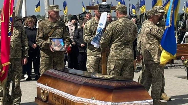 «Гора» назавжди в строю: у Хмельницькому попрощалися із 28-річним городоччанином Іваном Горватом