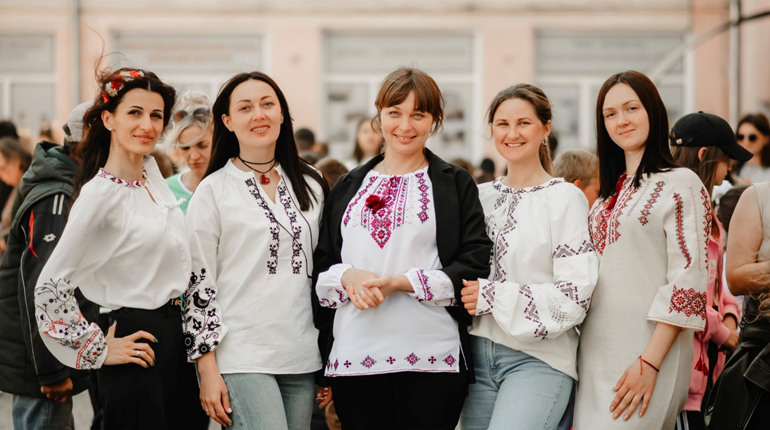 Біляївська громада відзначила День вишиванки: на вулицях, в колективах та мережі було святково. ФОТО