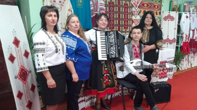 Гурт «Сувенір» з Великої Новосілки відзначив День вишиванки на Львівщині