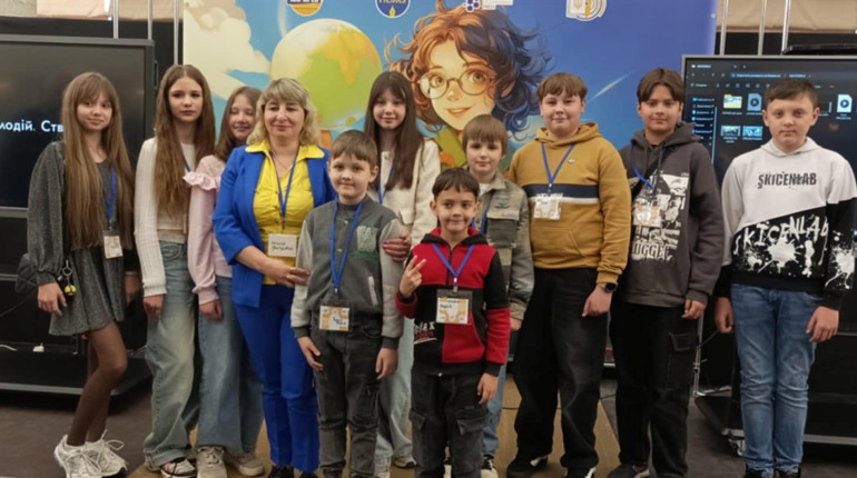 НОВІ ВІДЗНАКИ НІЖИНСЬКИХ ЮНИХ ЖУРНАЛІСТІВ