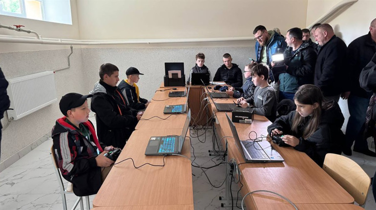 Перші змагання з авіамодельного спорту на Хмельниччині