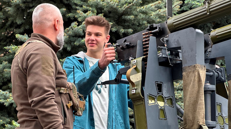 Урок «Захисту Вітчизни» від ветеранів в Одесі: військові навички для студентів з перших вуст