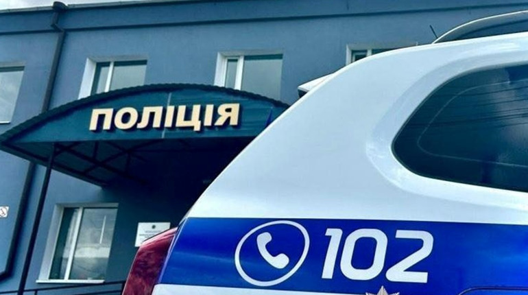 Бив та принижував: чоловіку оголосили підозру