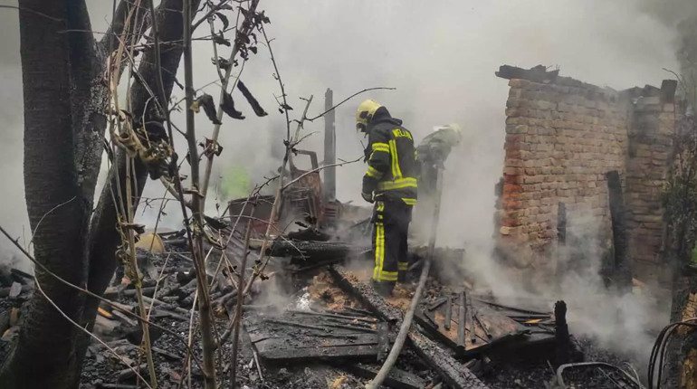 На Фастівщині рятувальники загасили пожежу у Великій Мотовилівці
