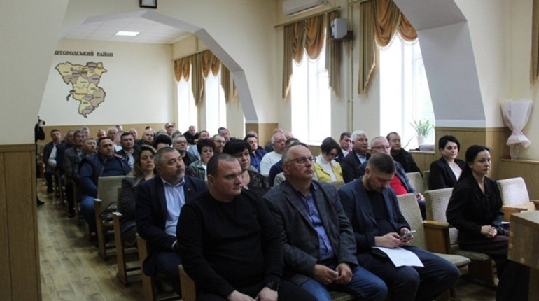 У Миргородській районній раді – кадрові зміни: двоє депутатів склали повноваження
