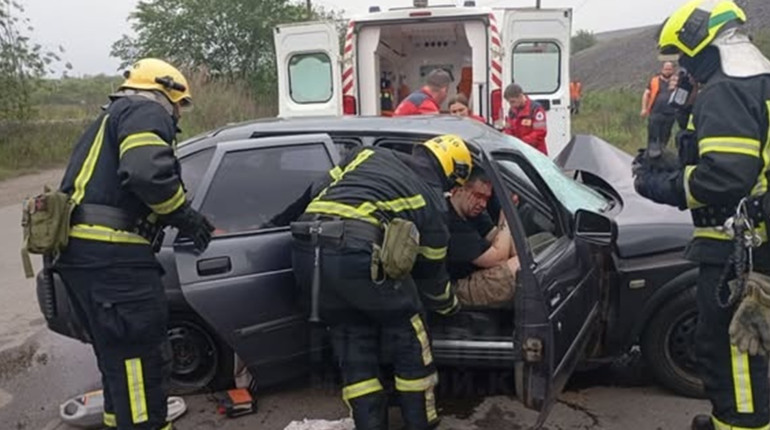 Аварія на трасі Кривий Ріг – Жовті Води: постраждали троє чоловіків