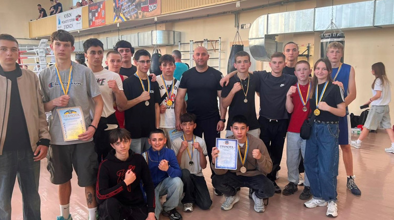 «Берсерк» на п'єдесталі: первомайські боксери вшанували пам’ять захисника Віктора Антоніва