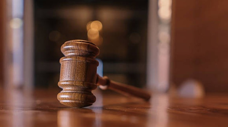 У Переяславі чоловік чіплявся до малолітньої та ображав її нецензурною лайкою: як його покарав суд?