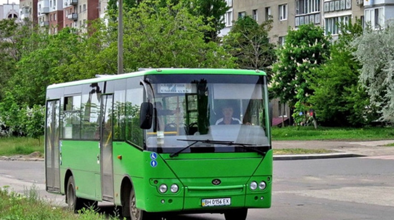 Автобус №1 у Південному змінив розклад на літній період (ГРАФІК)
