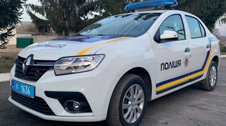 У селі на Переяславщині на стоянці зіткнулися два автомобілі: хроніка поліції