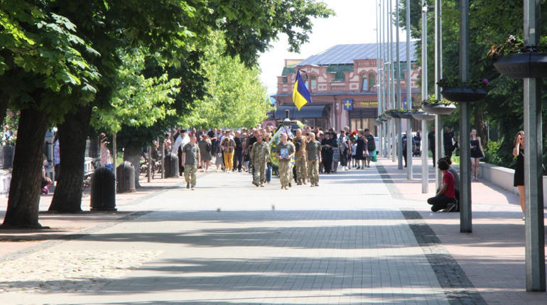У Ніжині провели в останню путь загиблого воїна Бакоцького Дмитра
