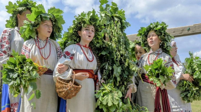 Долучайтесь до акції Єгорівського сільського будинку культури: «В зелені святки, зів'ємо вінки!»