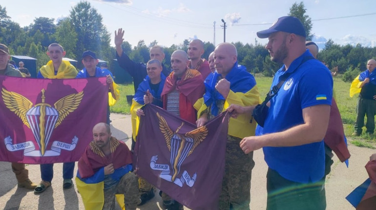 Новий обмін: в Україну повернулися важкопоранені і тяжкохворі захисники