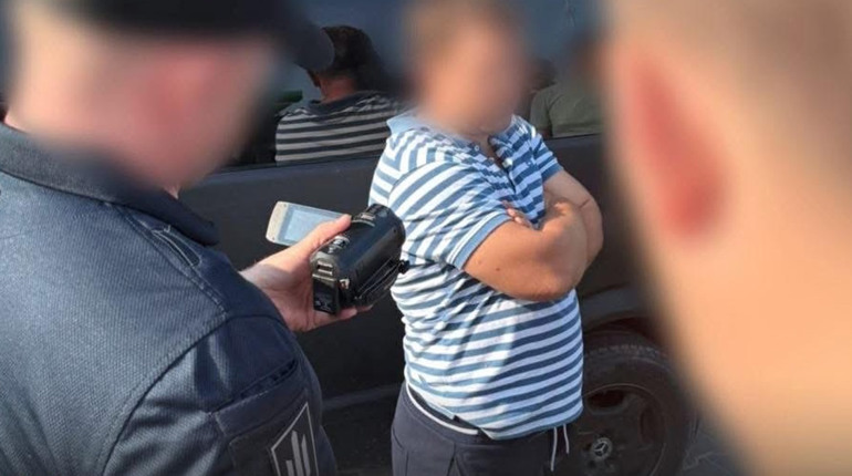 Організував схему зняття з військового обліку: на Кременеччині викрили депутата