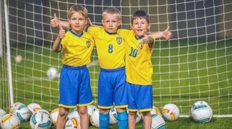 19 червня: Всесвітній день дитячого футболу та інші свята, події й знаменні дати