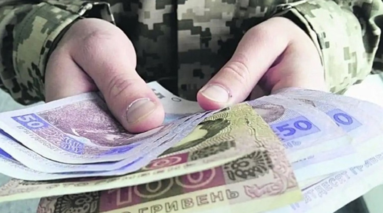 Жительку Кременеччини судитимуть за те, що привласнила гроші рідного брата